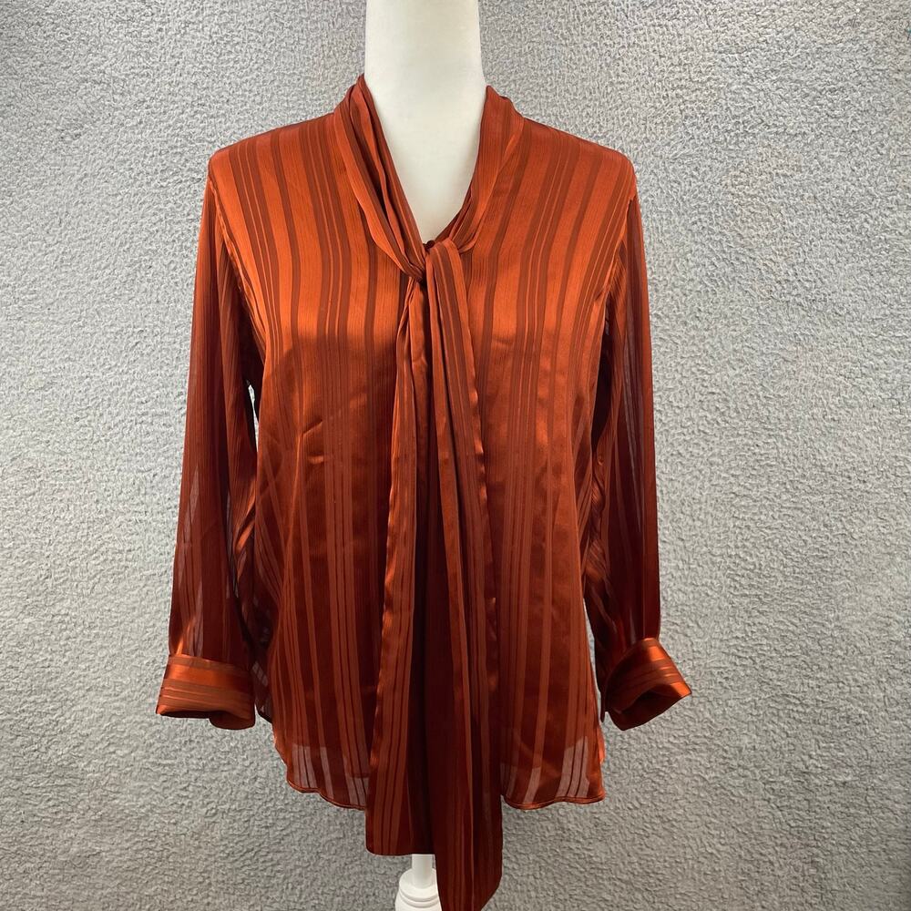 Chicos Blouse Womens Medium Bow Shadow Stripe Top Satin Terracotta Rust Sz 1 NWT - Picture 3 of 13